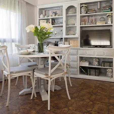 Semesterbostad Casa Tina